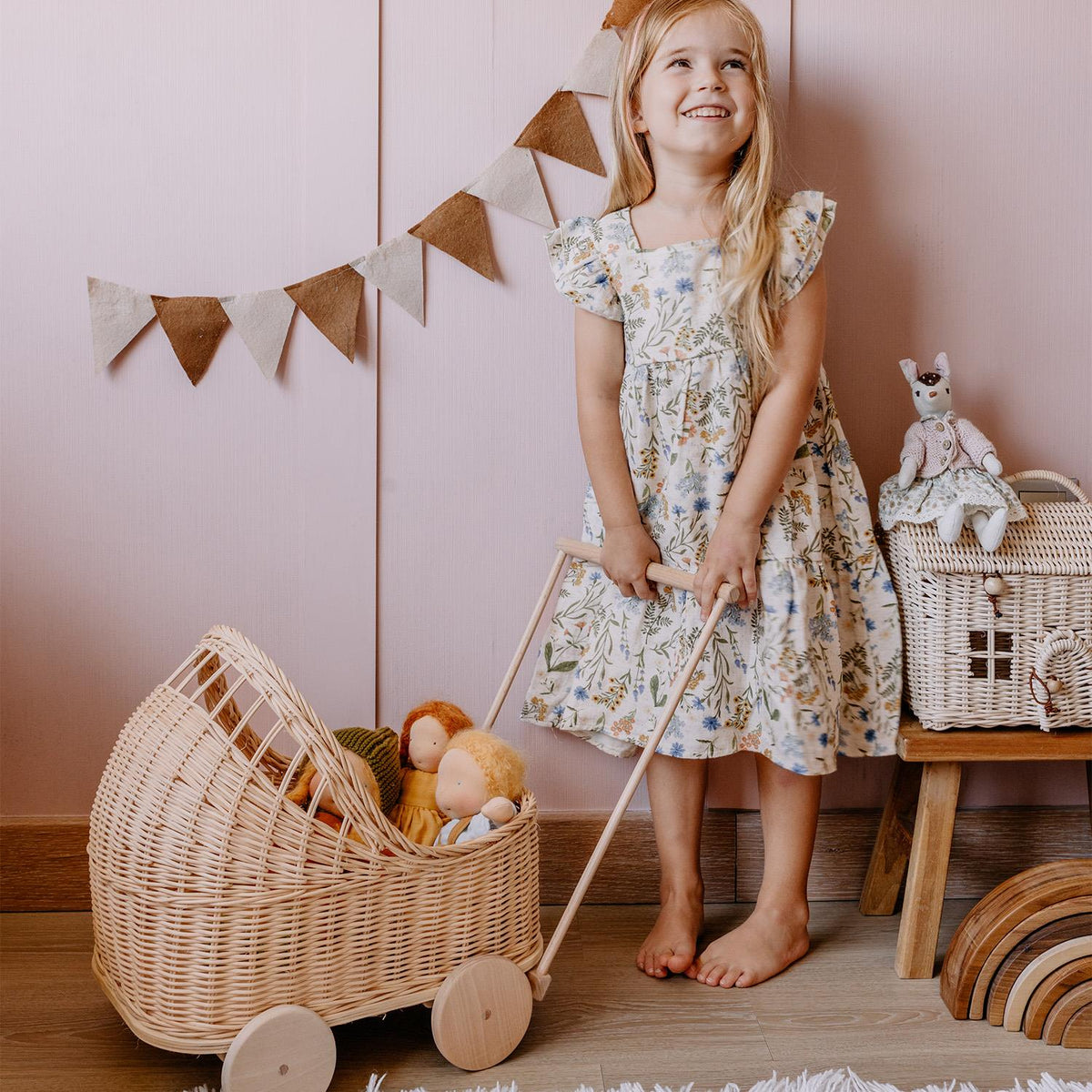 Rattan doll pram